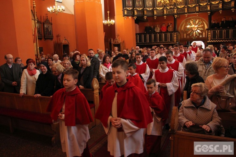 Liturgia Wielkiego Piątku w zielonogórskiej konkatedrze