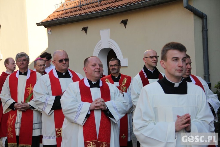 Liturgia Wielkiego Piątku w zielonogórskiej konkatedrze