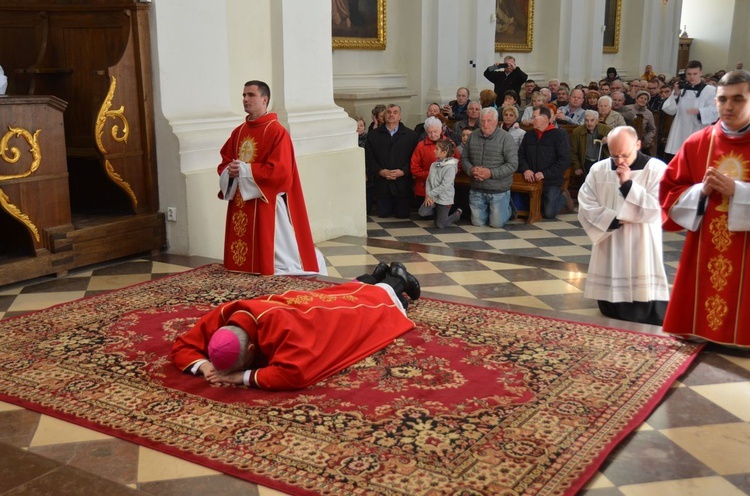 Wielki Piątek na Świętym Krzyżu