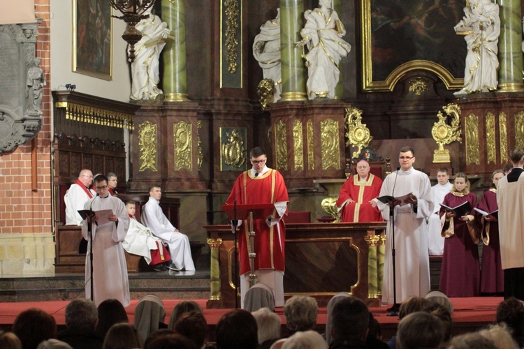 Legnica. Liturgia Wielkiego Piątku