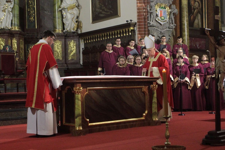 Legnica. Liturgia Wielkiego Piątku