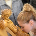 Wielkopiątkowa liturgia w katedrze w Radomiu