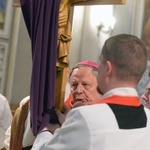 Wielkopiątkowa liturgia w katedrze w Radomiu