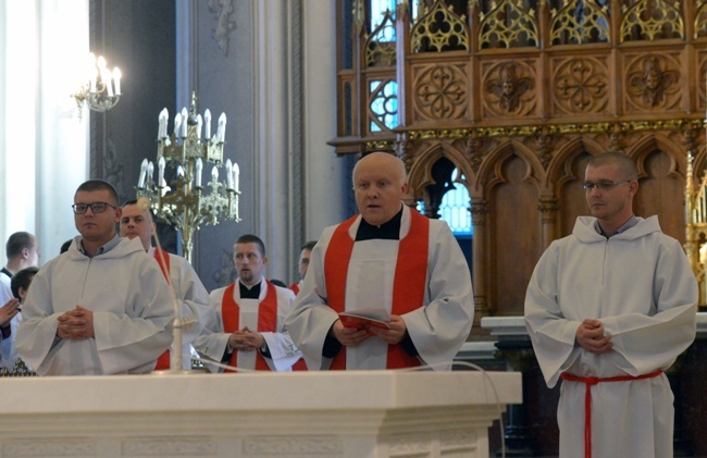 Wielkopiątkowa liturgia w katedrze w Radomiu