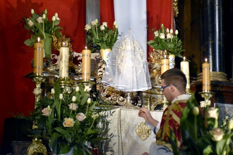 Liturgia Wielkiego Piątku w świdnickiej katedrze