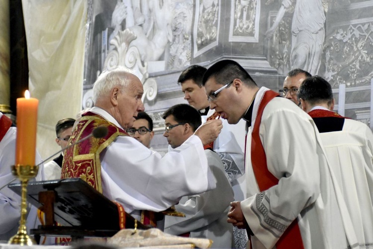 Liturgia Wielkiego Piątku w świdnickiej katedrze