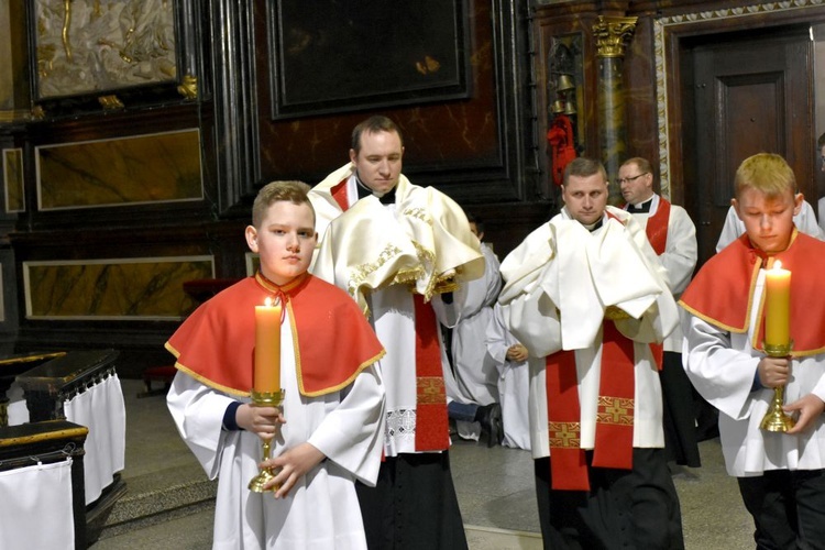 Liturgia Wielkiego Piątku w świdnickiej katedrze