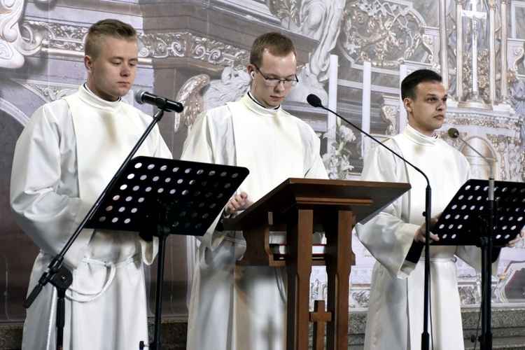 Liturgia Wielkiego Piątku w świdnickiej katedrze