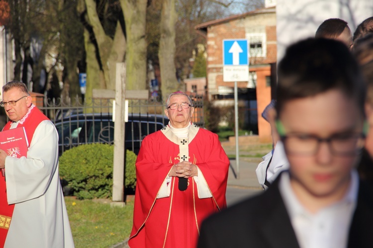 Liturgia Wielkiego Piątku z udziałem metropolity gdańskiego