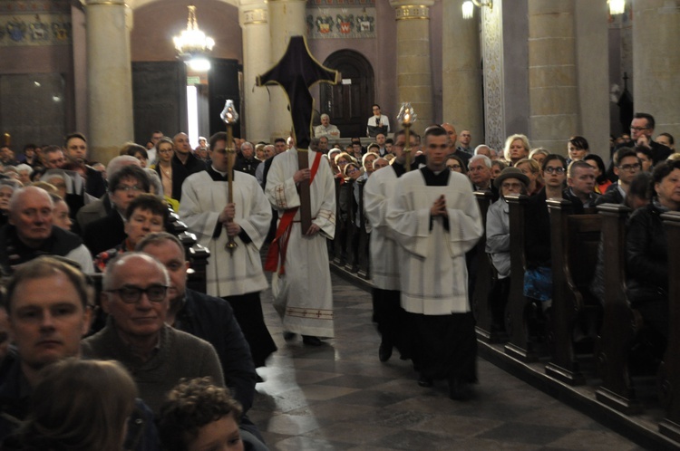 Wielki Piątek w katedrze płockiej