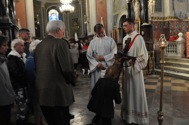 Wielki Piątek w katedrze płockiej