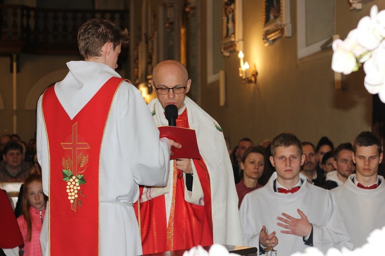 Wielki Piątek z udziałem bp. Andrzeja F. Dziuby w Bełchowie