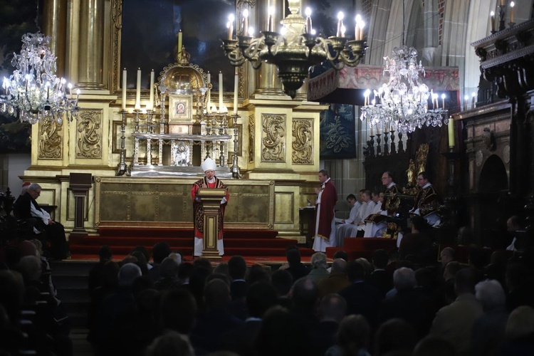 Wielki Piątek 2019 w katedrze wawelskiej