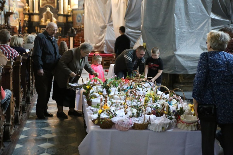 Poświęcnei pokarmów w Sandomierzu