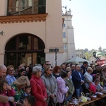 Święcenie pokarmów wielkanocnych przed kościołem Mariackim 2019