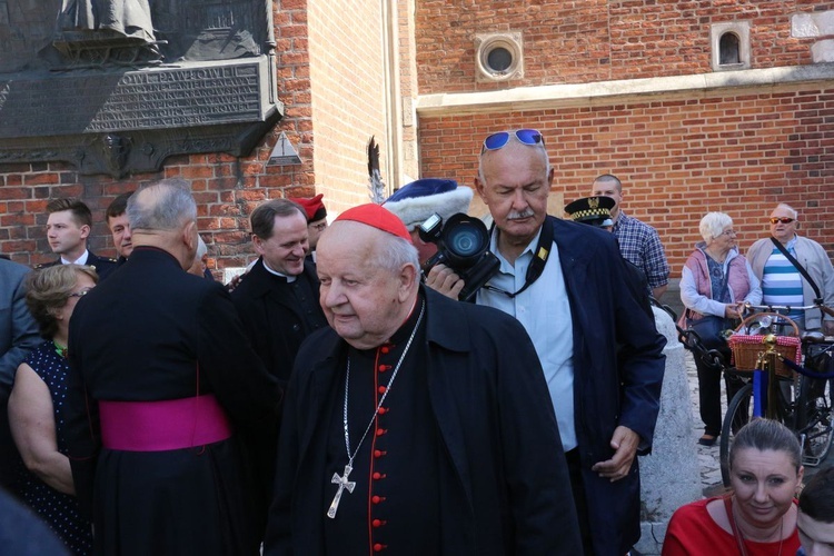 Święcenie pokarmów wielkanocnych przed kościołem Mariackim 2019