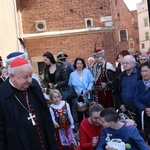 Święcenie pokarmów wielkanocnych przed kościołem Mariackim 2019