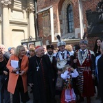 Święcenie pokarmów wielkanocnych przed kościołem Mariackim 2019