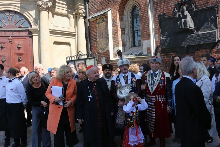 Święcenie pokarmów wielkanocnych przed kościołem Mariackim 2019