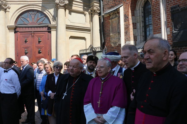 Święcenie pokarmów wielkanocnych przed kościołem Mariackim 2019