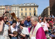 Święcenie pokarmów wielkanocnych przed kościołem Mariackim 2019