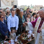 Święcenie pokarmów wielkanocnych przed kościołem Mariackim 2019