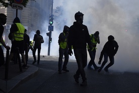 Ciąg dalszy protestu  "żółtych kamizelek", w Paryżu ponad 120 zatrzymań
