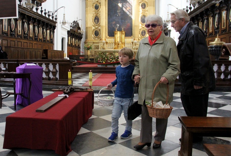 Święcenie pokarmów w Wielką Sobotę