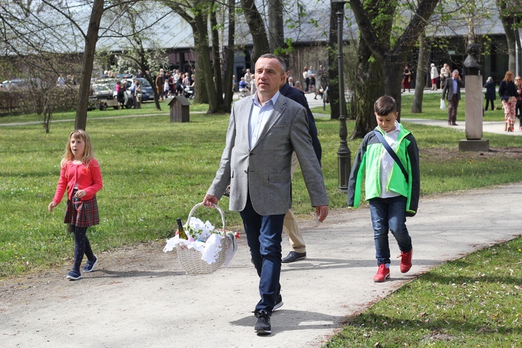 Święcenie pokarmów w Radziejowicach