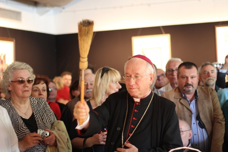 Święcenie pokarmów w Radziejowicach