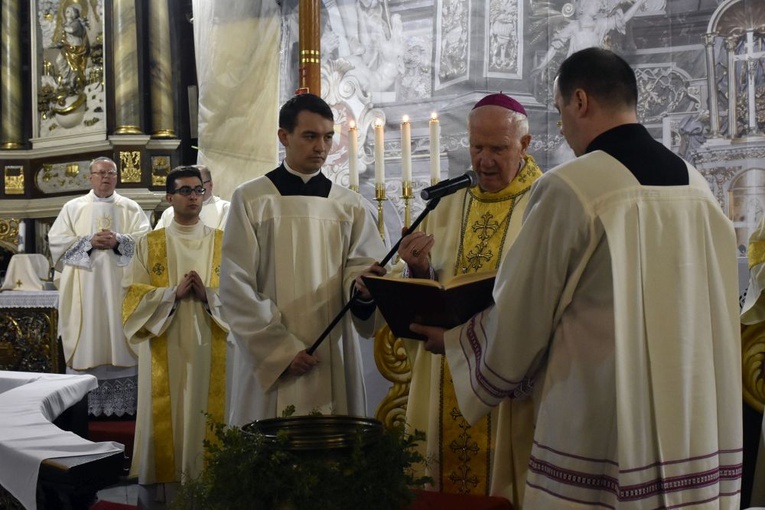 Wigilia Paschalna z bp. Ignacym w świdnickiej katedrze