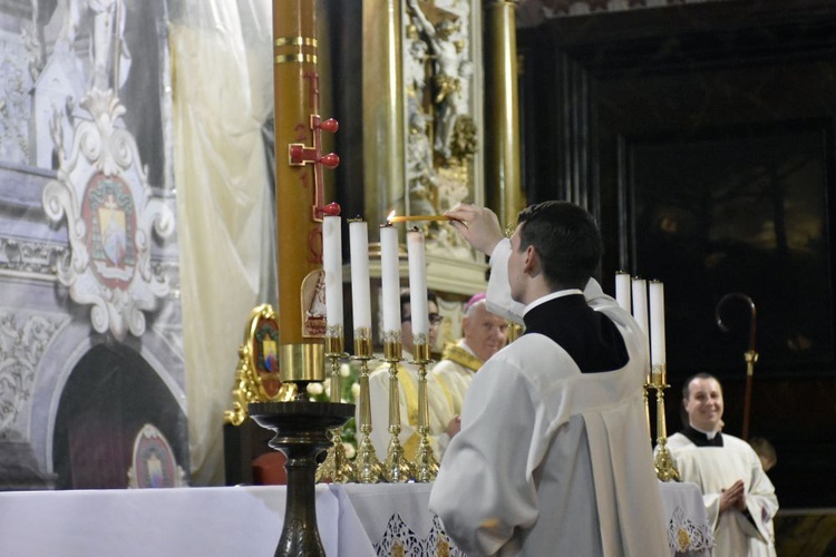 Wigilia Paschalna z bp. Ignacym w świdnickiej katedrze