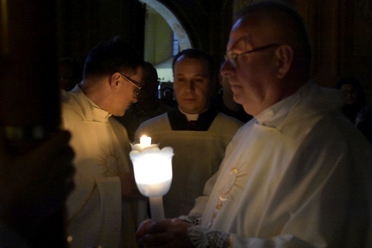 Wigilia Paschalna z bp. Ignacym w świdnickiej katedrze