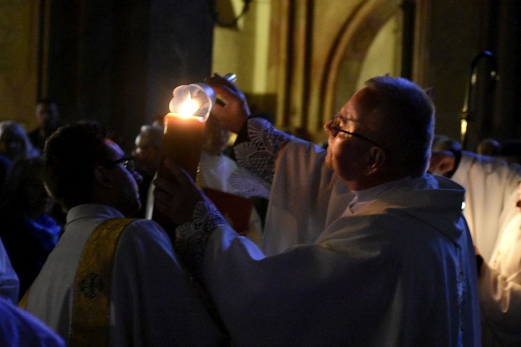 Wigilia Paschalna z bp. Ignacym w świdnickiej katedrze