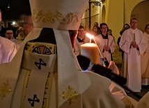 Przez chrzest jesteśmy zobowiązani do świadectwa o Chrystusie. Wigilia Paschalna we Wrocławiu