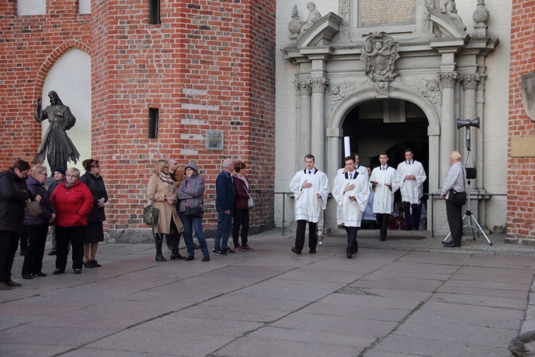 Wigilia Paschalna w archikatedrze w Gdańsku-Oliwie