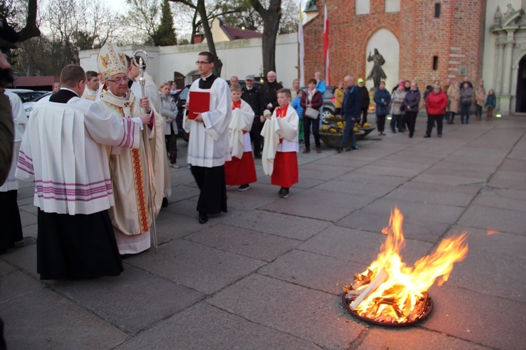 Wigilia Paschalna w archikatedrze w Gdańsku-Oliwie