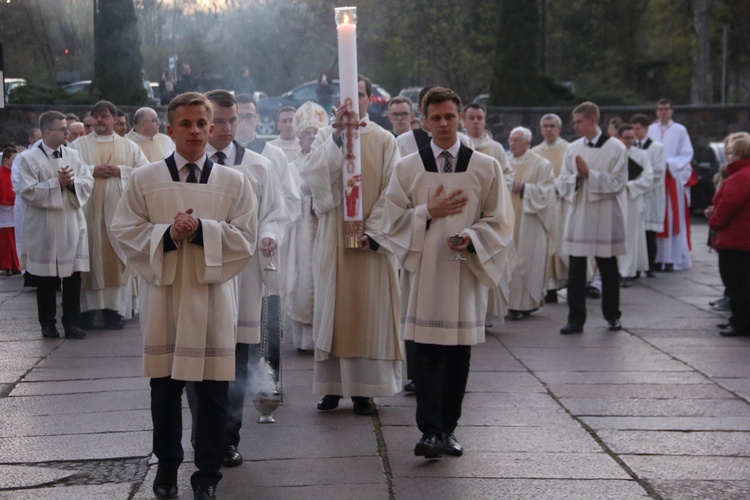 Wigilia Paschalna w archikatedrze w Gdańsku-Oliwie