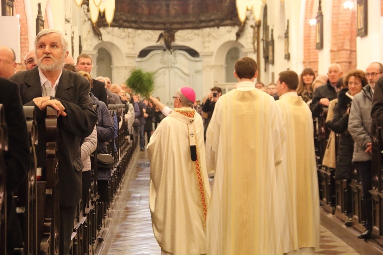 Wigilia Paschalna w archikatedrze w Gdańsku-Oliwie