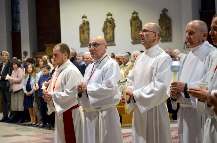 Wigilia Paschalna z bp. Adamem w parafii pw. NMP Królowej Polski w Świdnicy