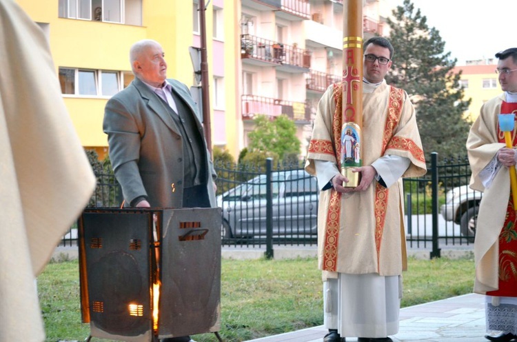 Wigilia Paschalna z bp. Adamem w parafii pw. NMP Królowej Polski w Świdnicy