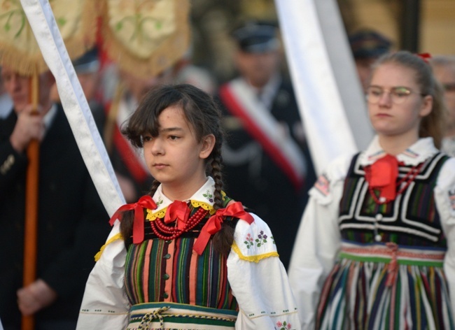 Procesja rezurekcyjna w Opocznie