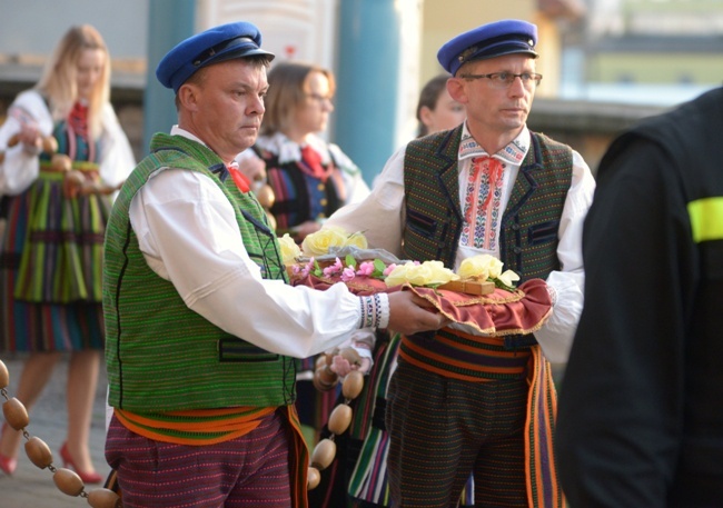 Procesja rezurekcyjna w Opocznie