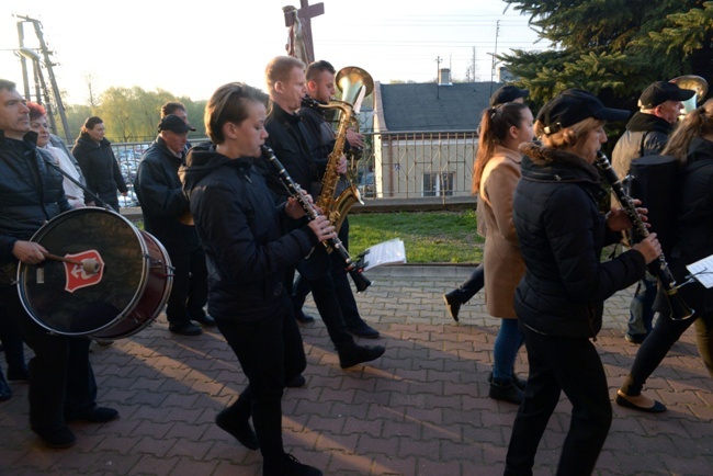 Procesja rezurekcyjna w Opocznie