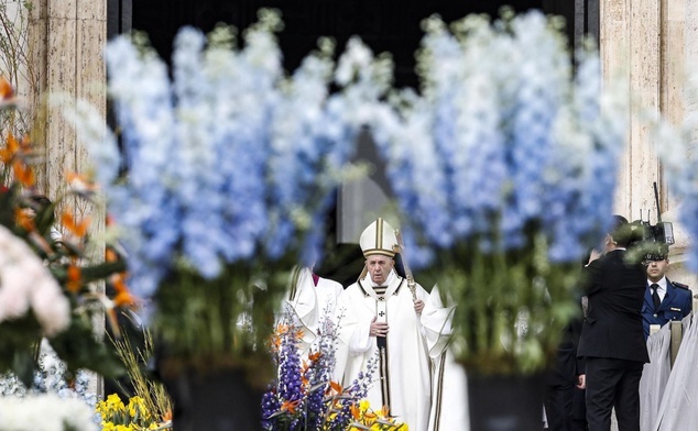 Franciszek podczas odprawianej przed południem na Placu św. Piotra Mszy