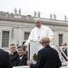 Franciszek modlił się za ofiary ataków na Sri Lance 