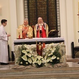 Abp Wiktor Skworc w katowickim Karmelu