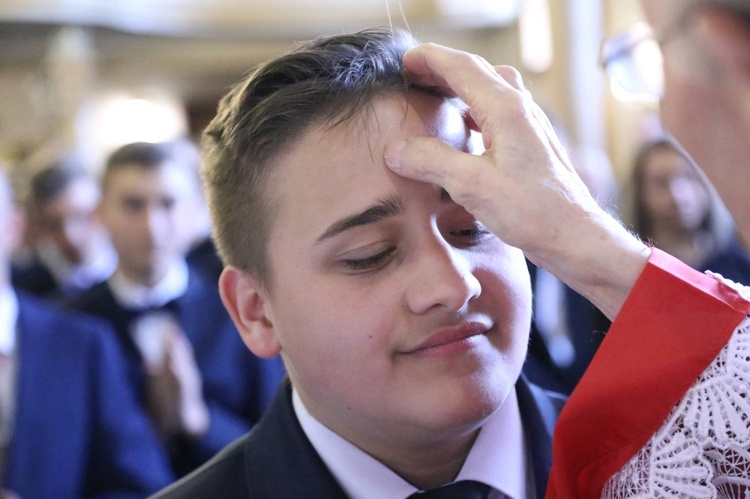 Bierzmowanie w Rożnowie