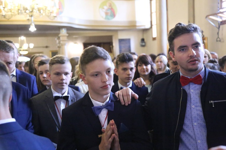 Bierzmowanie w Rożnowie