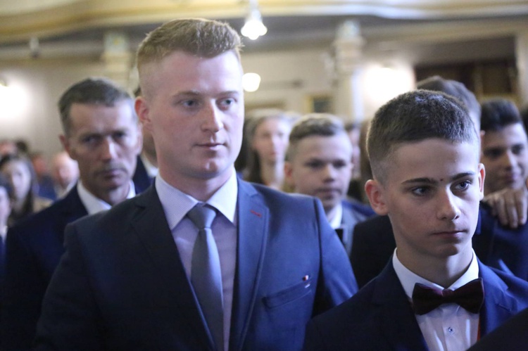 Bierzmowanie w Rożnowie